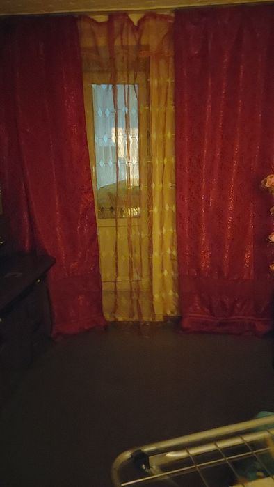 Продаю комплект штор с тюлью