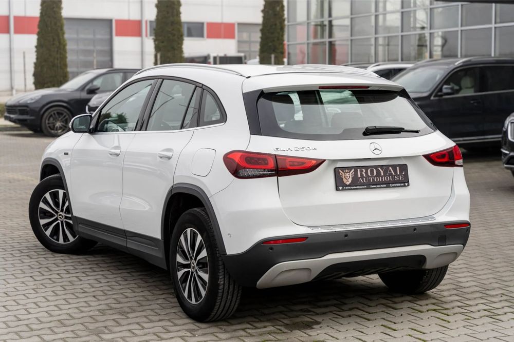 MERCEDES-BENZ GLA 2021 — imagine 3