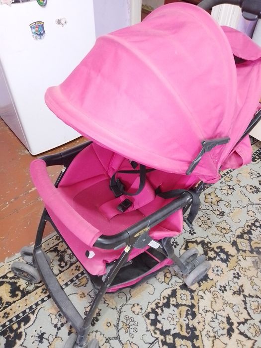 Коляска      .        .