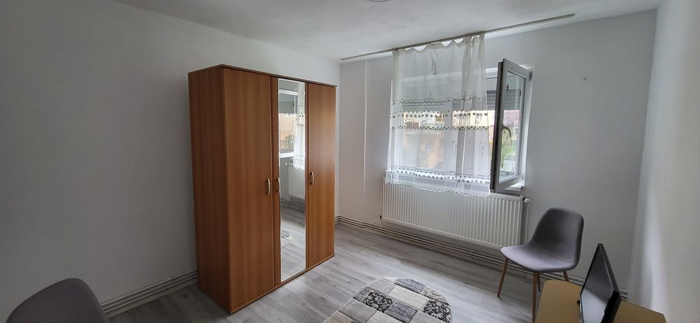 Vând apartament 2 camere, Etaj 1, Bumbești-Jiu