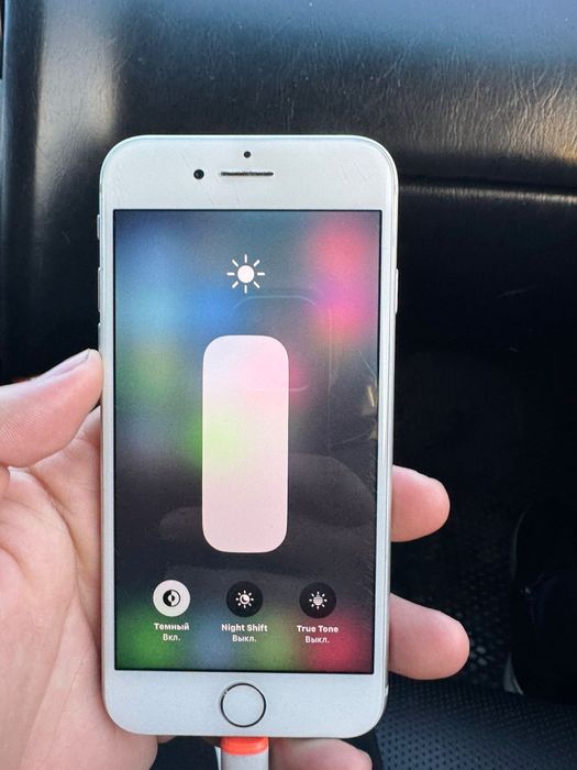 Продам айфон 8 на 64 гб