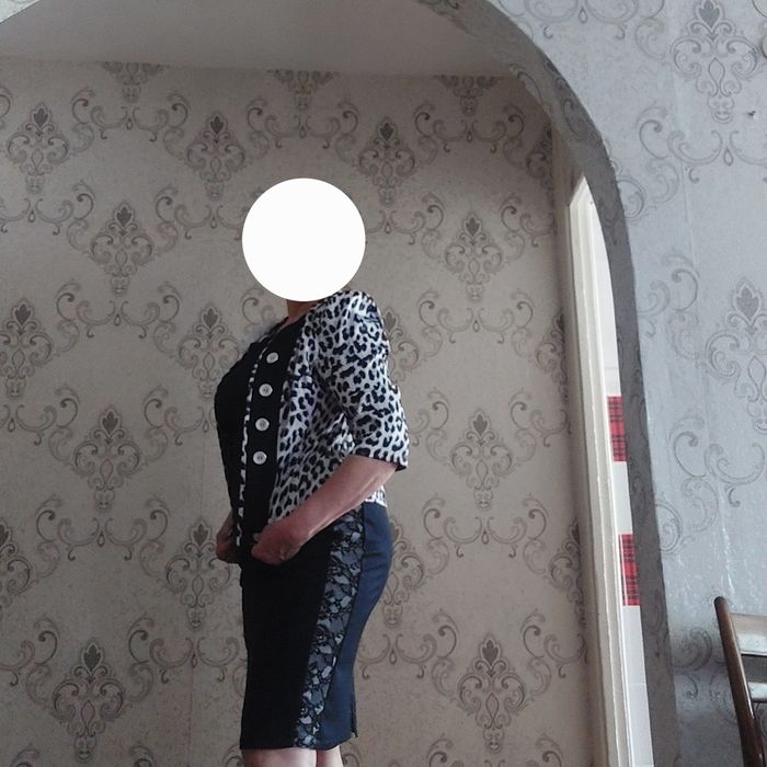 Платье женское продаю