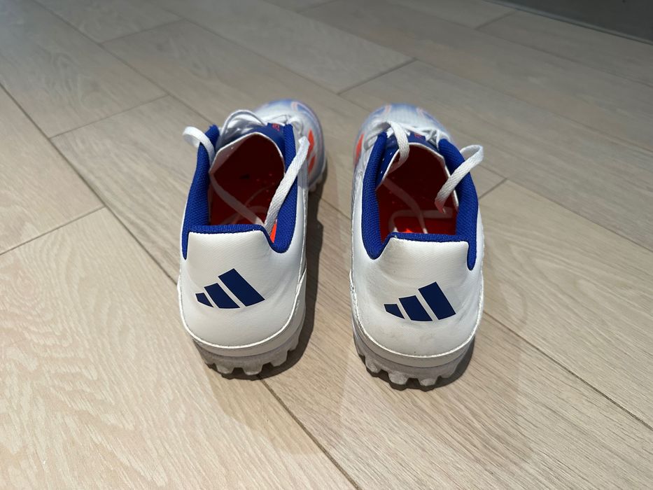 Футболни обувки Адидас F 50