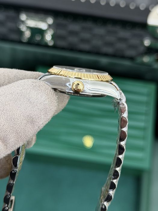 Rolex Datejust 31 Yellow Rolesor – Green Diamond Dial Jubilee
