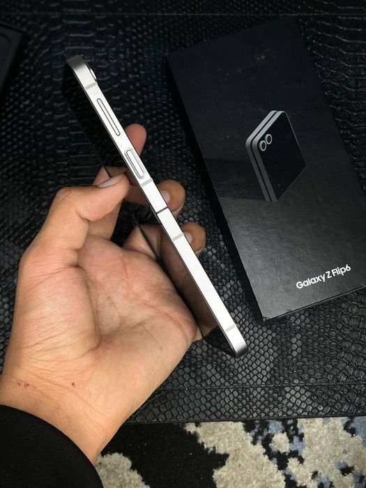Samsung galaxy z flip 6 5G 12/256gb Korea
