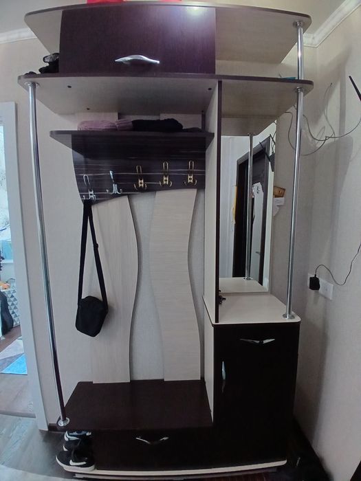 Продаётся прихожая