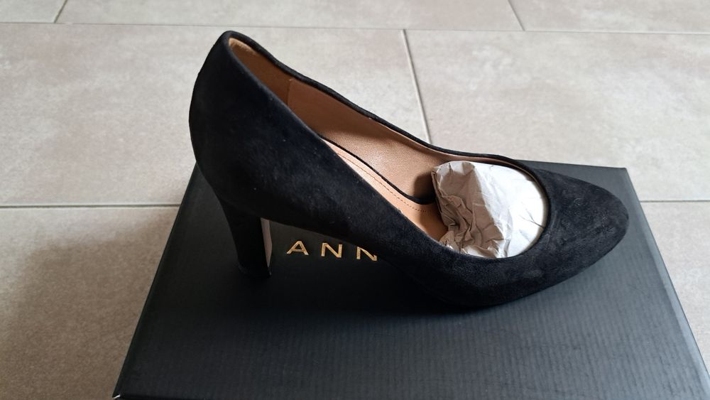 Pantofi noi Anna Cori negri