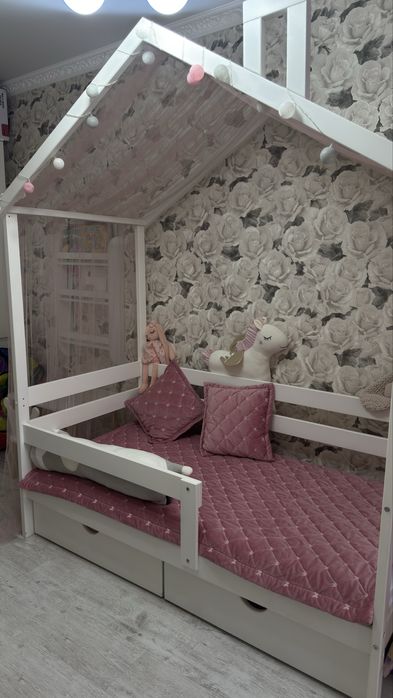 Детская кровать домик