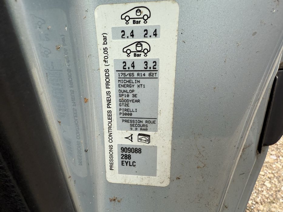 Предна броня Peugeot 206 с халогени