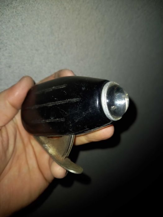 Старинен модел акумулаторно фенерче