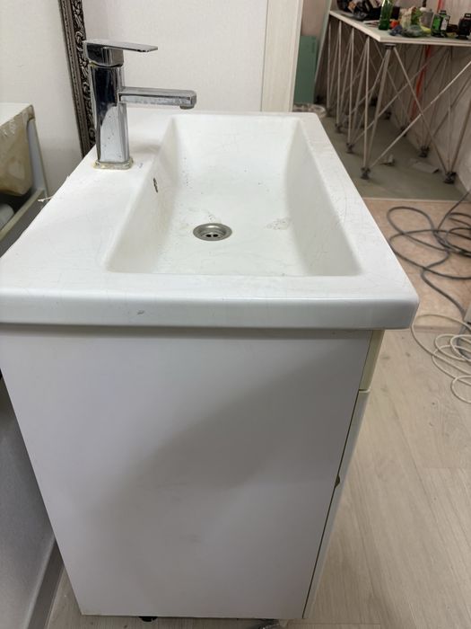 Продам раковину со шкафом