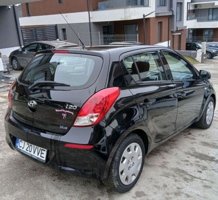 Vând Hyundai i20