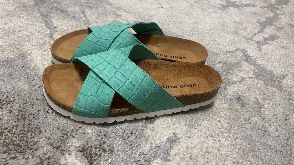 Нови чехли Vero moda