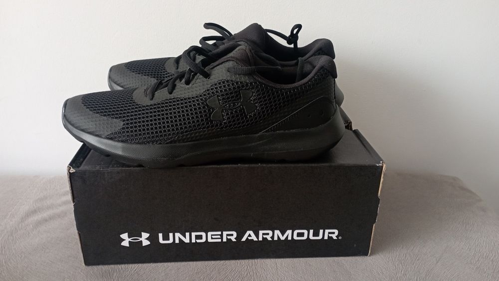 UNDER ARMOUR Спортни маратонки