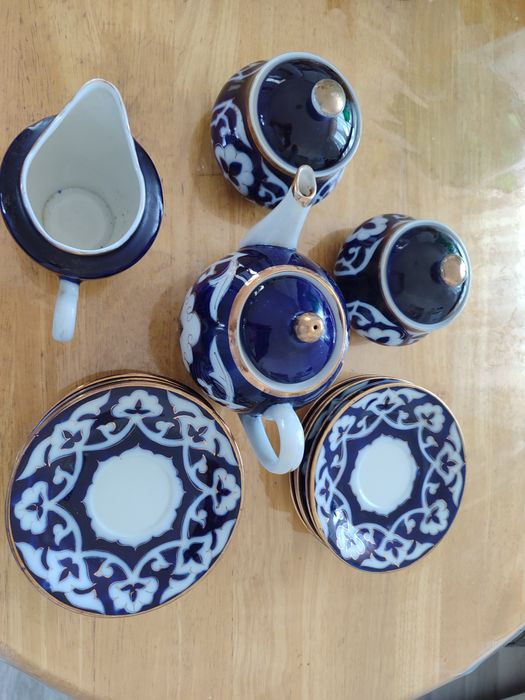 Продам чайный сервиз и ар .посуду