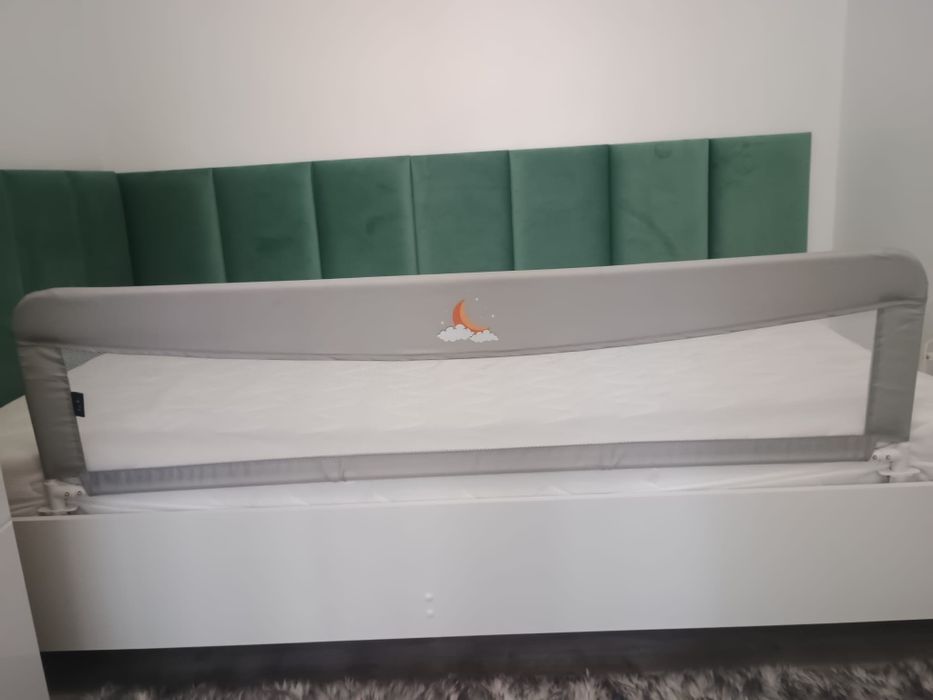 Vând aparatoare pat