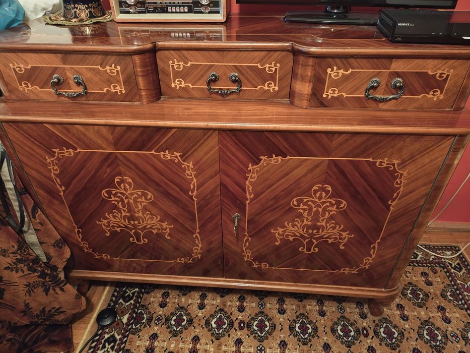 Set mobilier clasic complet:bufet, vitrină, pat, dulap, fotolii piele