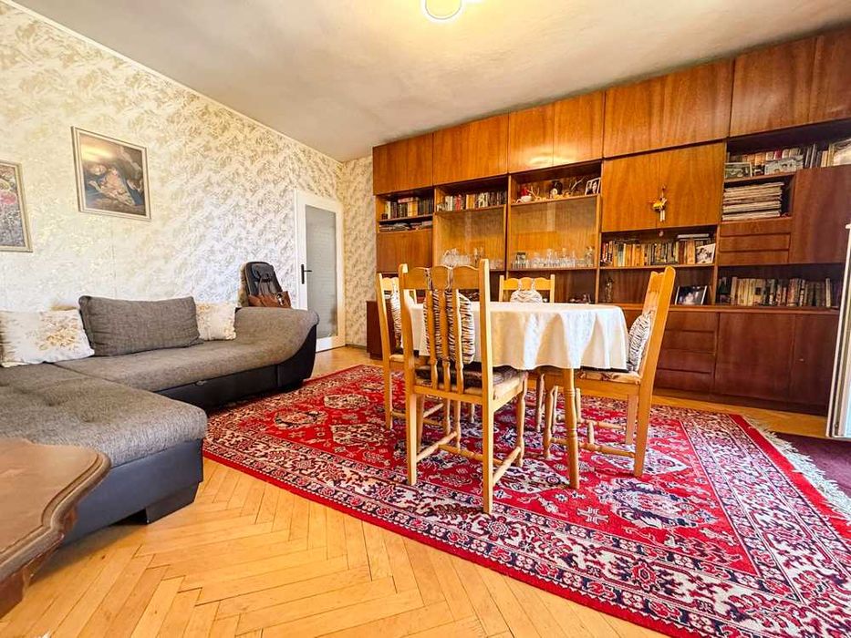 Продава се Тристаен апартамент в Русе, Център - 87 кв.м за 1472 €/кв.м - Снимка #10