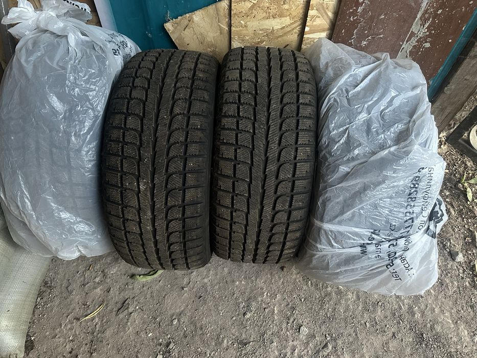 Зимные шины 245/40/18