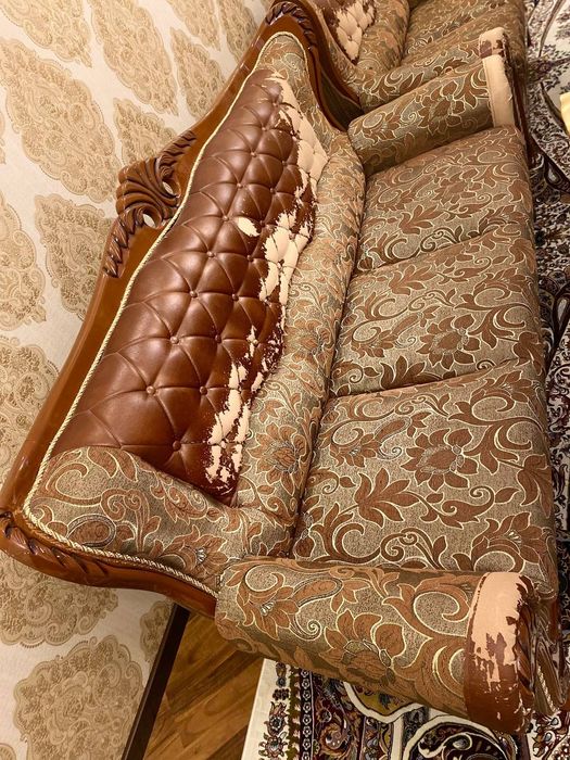 Мягкий мебель с креслом