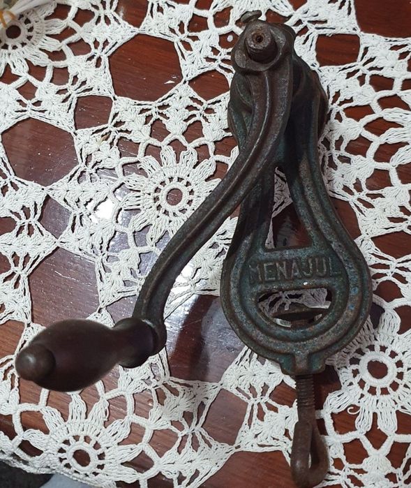 Râșniță veche Menajul.