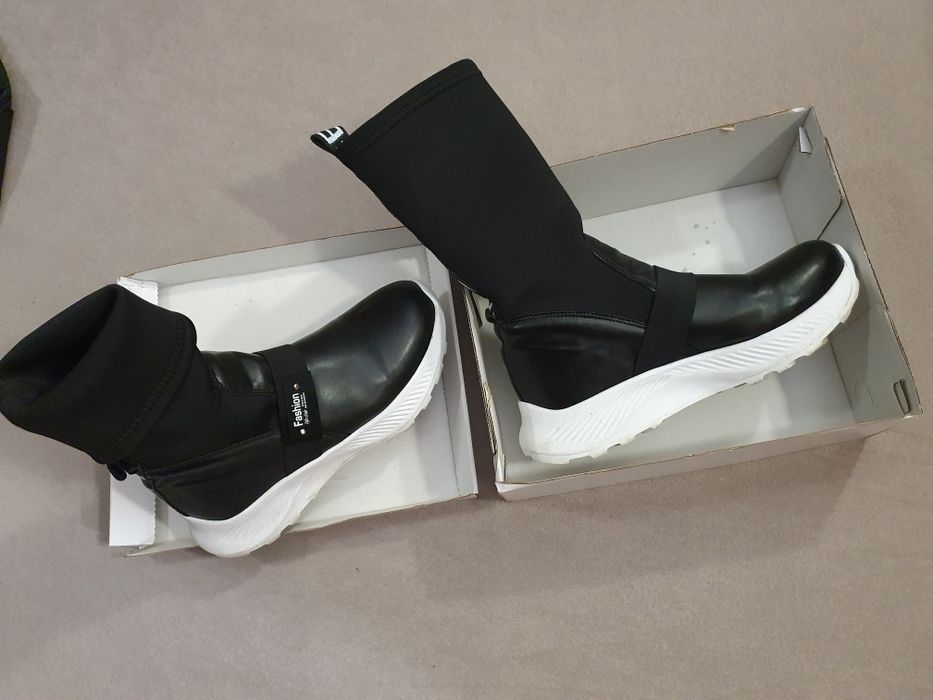 Номер 40, 59лв, обувани веднъж