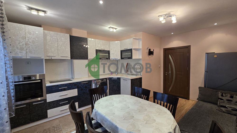 Двустаен апартамент с бокс под наем в кв. Опълченски