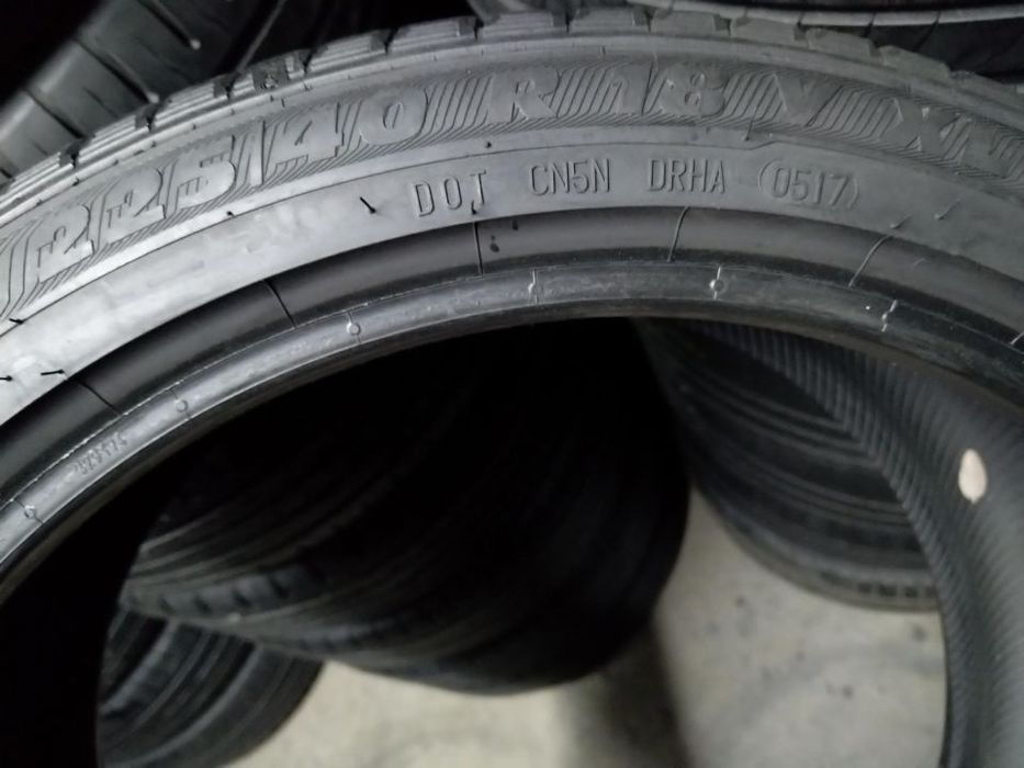 225 40 18, 225 45 18, 245 45 18, 245 40 18, 235 40 18, 225 50 18, 285