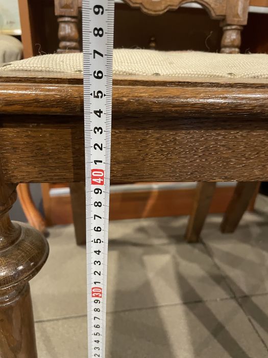 Стари и много красиви столове в стил New Renaissance