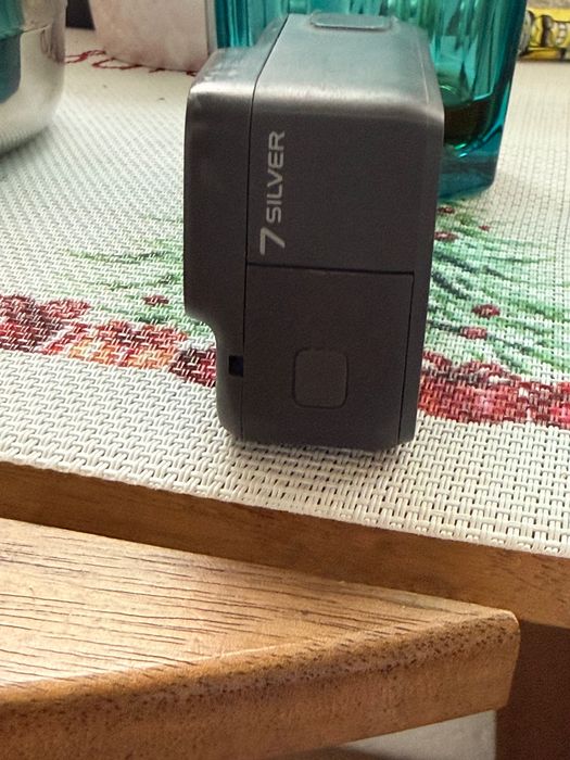 Vând/ schimb cameră GoPro 7 silver, schimb cu laptop