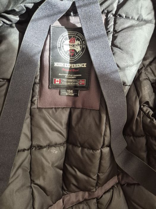 Продается зимняя  куртка на мальчика