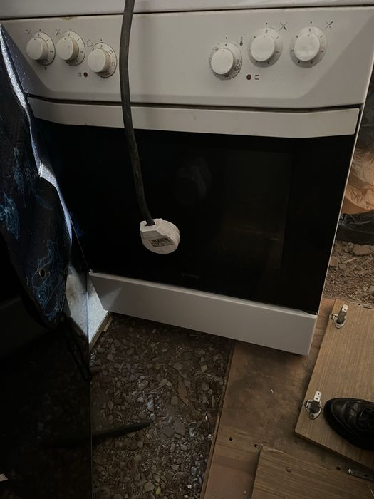 Продам электроплиту