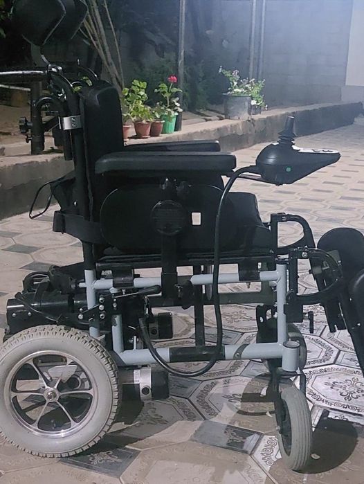 Коляска инвалидная на электроприводе