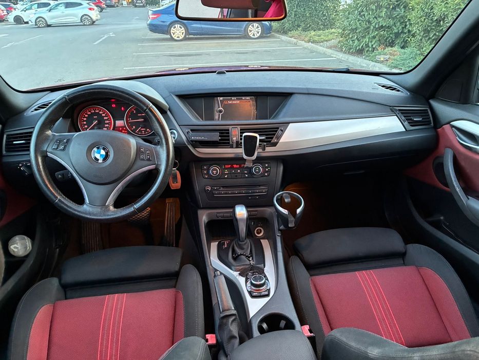 BMW X1 2011 — imagine 5