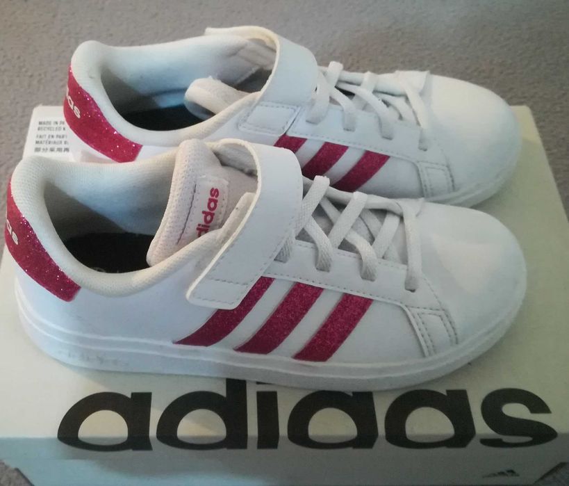 Маратонки за момиче ADIDAS 33-ти номер