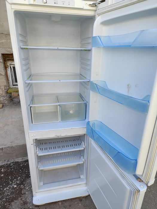 Холодильник рабочий