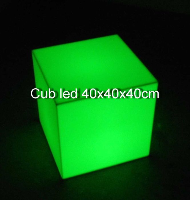 Mobilier led la comanda