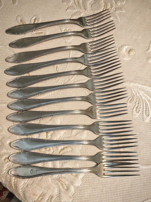 Два Комплекта Старинни Вилици и Лъжици Петко Денев Габрово