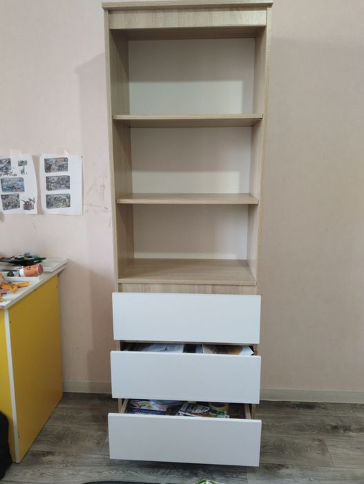 Шкаф с полками и ящиками