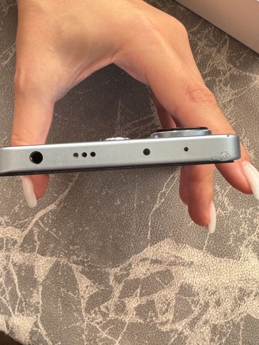 Телефон Redmi Note 13
