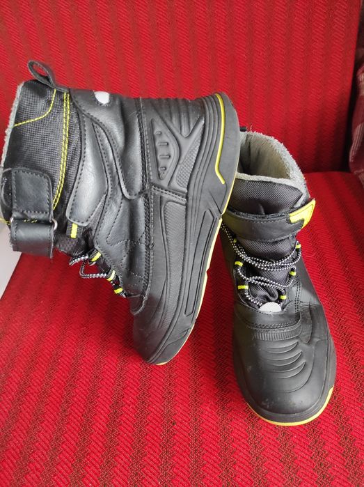 Adidasi unisex, marimea 36, pt. iarna, stare foarte, foarte buna, sunt