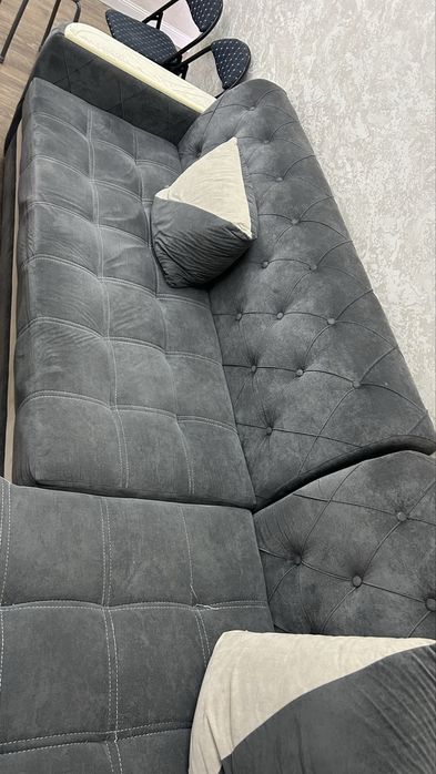 Продам диван в зал