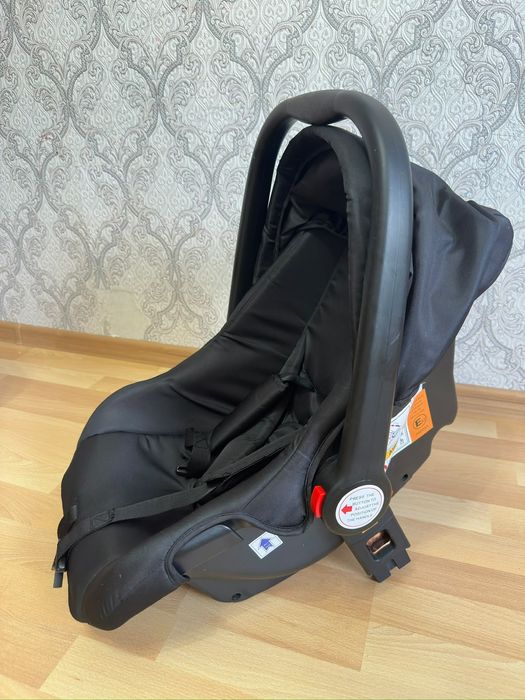 Продам детскую коляску 3/1