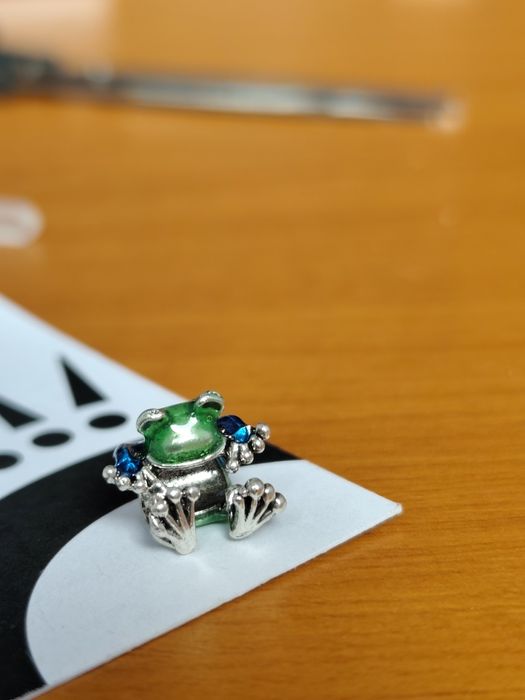 Pandora талосман ,,целуни ме"