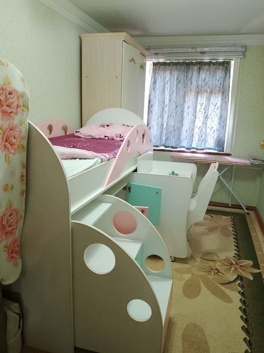 Болалар дивани янги , катталарни хам бемалол кутаради, партаси стули