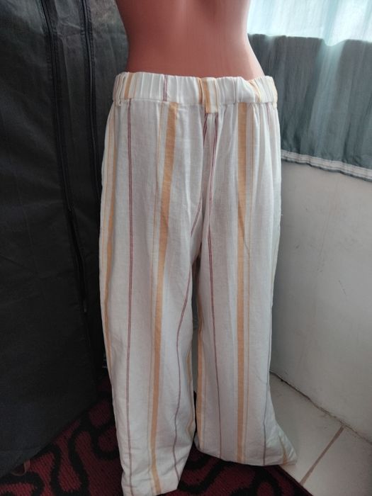 Pantaloni din in