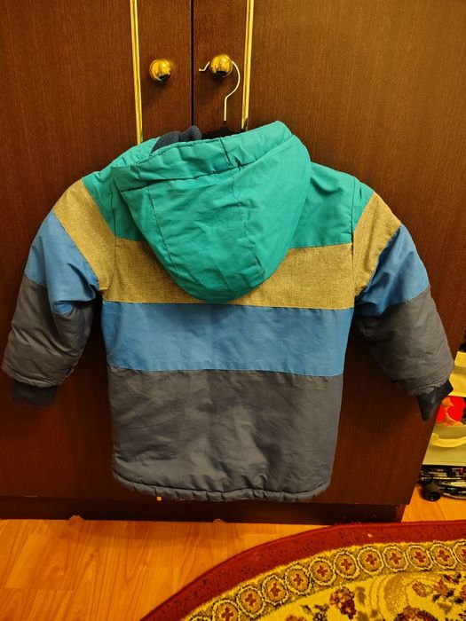 Geaca albastra de iarna