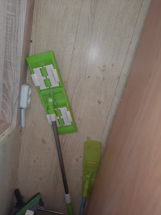 Продаю швабру очень удобно мыть полы.