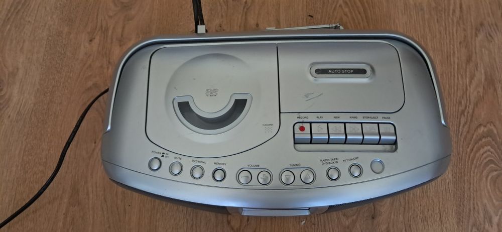 Bomboox Watson( dvd, radio  casetofon recorder)