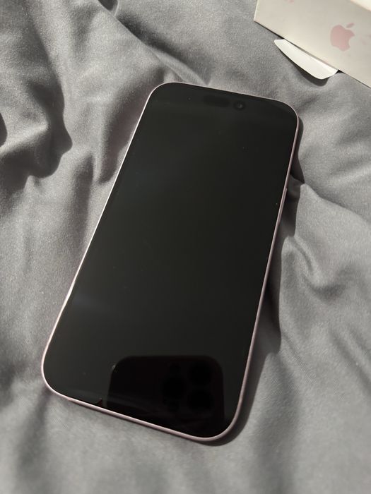 Айфон Iphone 15 розовый 256 гб